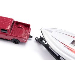 Ford F150 avec bateau à moteur