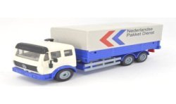 Mercedes SK "Nederlandse Pakket Dienst" met zeilopbouw