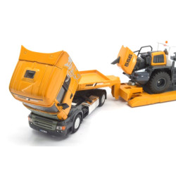 Scania R620 avec remorque surbaissée et chargeuse sur pneus Liebherr 556
