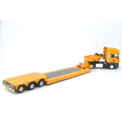 Scania R620 avec remorque surbaissée et chargeuse sur pneus Liebherr 556