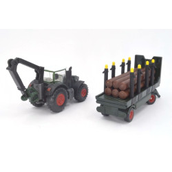 Fendt Tractor mit Holzanhänger