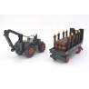 Fendt Tractor mit Holzanhänger