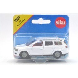 Volkswagen Passat Variant, white