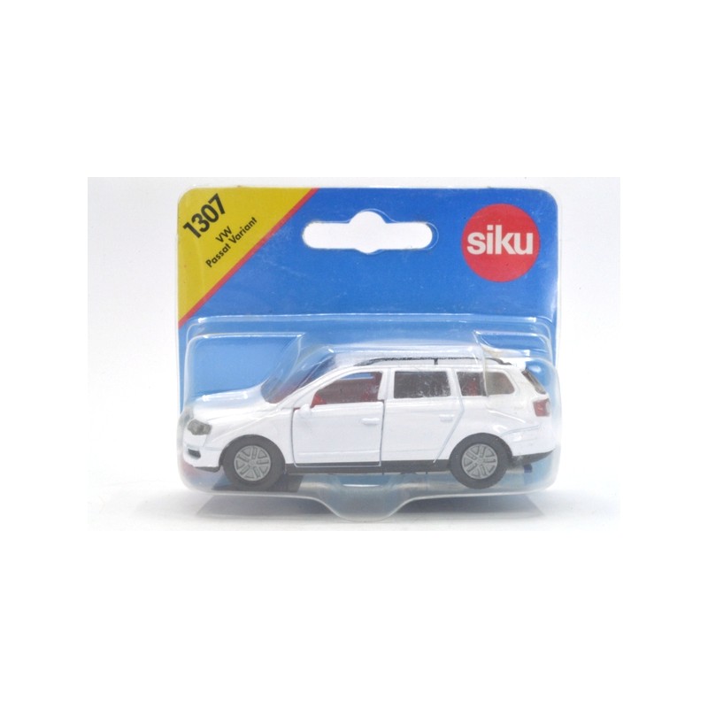 Volkswagen Passat Variant, white
