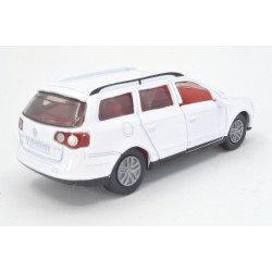 Volkswagen Passat Variant, white