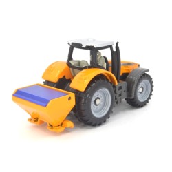 Massey Ferguson mit Salzstreuer