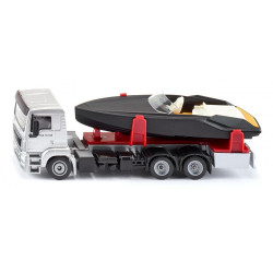MAN vrachtwagen met motorboot