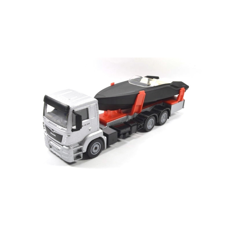 MAN vrachtwagen met motorboot