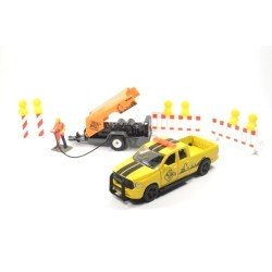 Dodge Ram 1500 met compressor op trailer