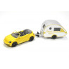 Volkswagen New Beetle cabrio met T@b caravan