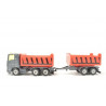 Camion avec benne basculante et remorque benne