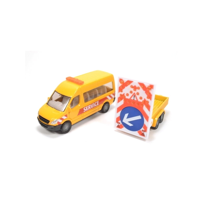 Volkswagen Crafter mit Verkehrssicherungsanhänger