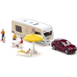 Porsche Macan with caravan