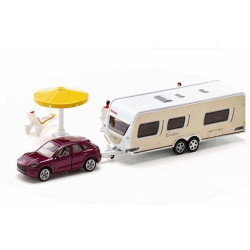 Porsche Macan with caravan