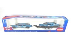 Dodge Charger mit PKW-Anhänger und Dodge Challenger