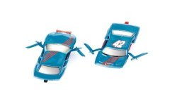 Dodge Charger mit PKW-Anhänger und Dodge Challenger