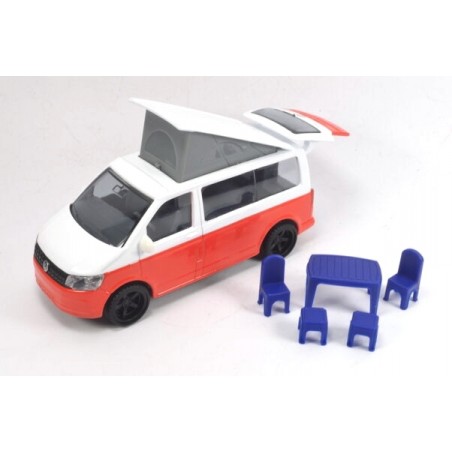 Volkswagen T6 California avec toit mobile et mobilier de jardin Volkswagen T6 California avec toit mobile et mobilier de jardin