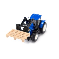 New Holland with pallet fork