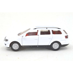 Volkswagen Passat Variant, white