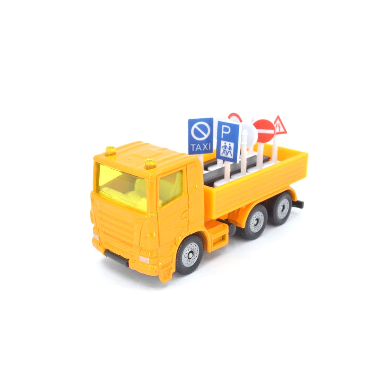 Scania R380 mit Verkehrszeichen