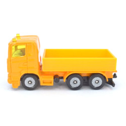 Scania R380 mit Verkehrszeichen