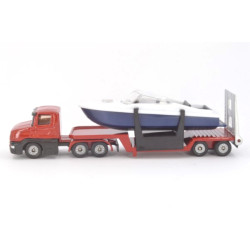 Scania mit Tieflader und Boot