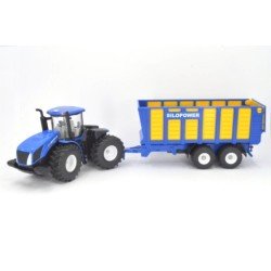New Holland T9.560 Tractor with Silage Trailer