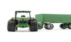 John Deere 8430 Tractor met aanhanger
