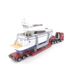 MAN TG-A avec remorque surbaissée et yacht