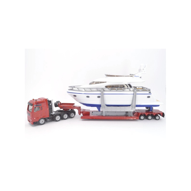 MAN TG-A avec remorque surbaissée et yacht