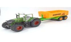 Fendt 936 tractor with hooklift trailer and carriage