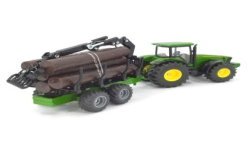 John Deere 8430 trekker met bosbouwaanhangwagen