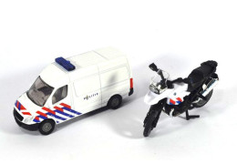 Siku NL set 1654 ambulance et 1655 Police
