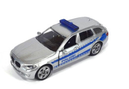 Siku BMW 520i Touring avec et sans 3ème feu stop