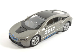 Siku 1458 BMW i8 Bornelund 2017 Weihnachtsmodell