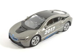 Siku 1458 BMW i8 Bornelund 2017 Christmas model