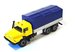 Siku 3547 Mercedes-Benz Zetros mit Ladepritsche und Verdeck